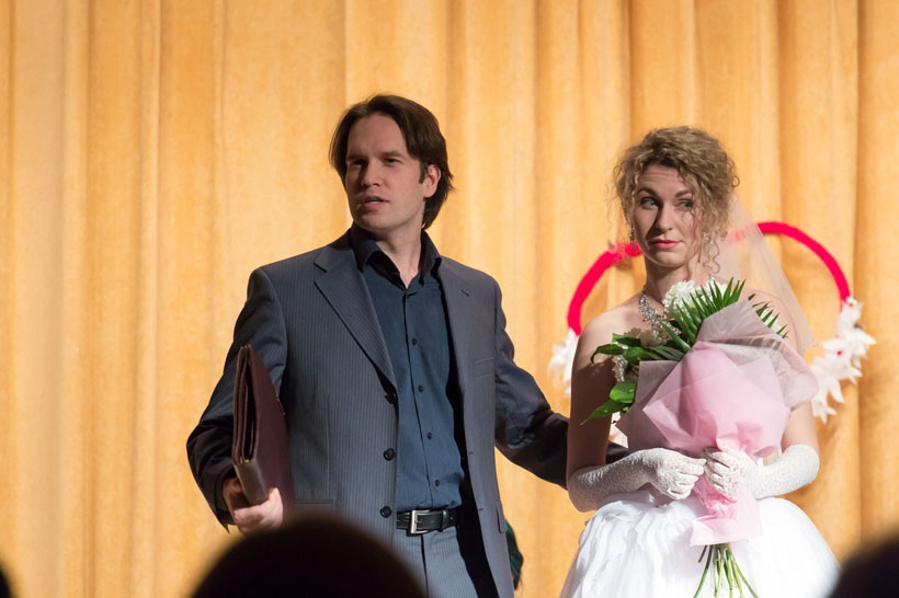 Play "Desperate Bride"